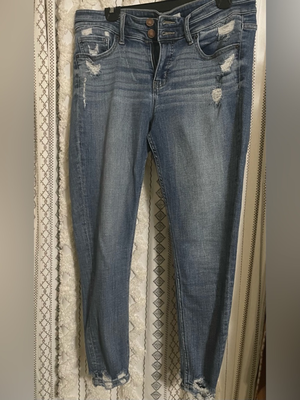 BKE Distressed Mid-Blue Ankle Jeans